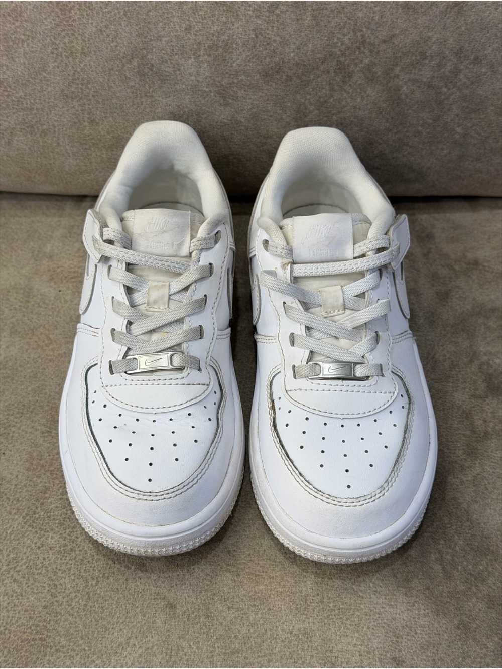 Nike Force 1 Low EasyOn Triple White Kids Size 1.5Y FN0237-111